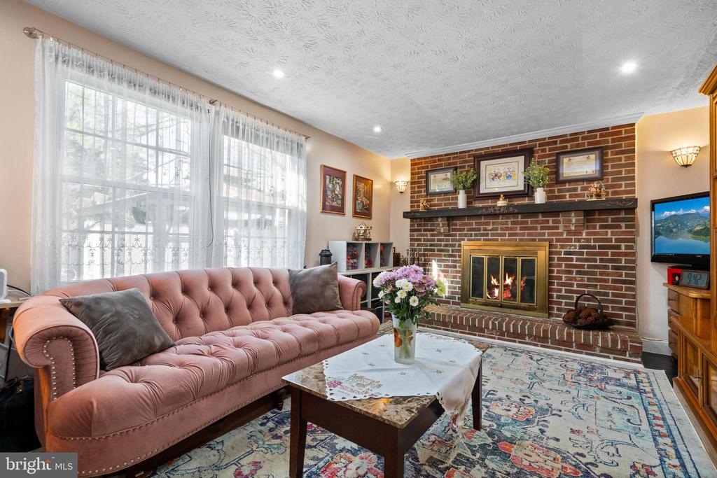 9867 NIMITZ COURT