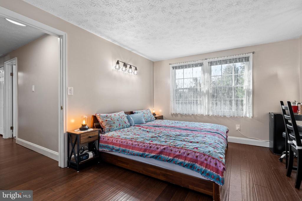 9867 NIMITZ COURT