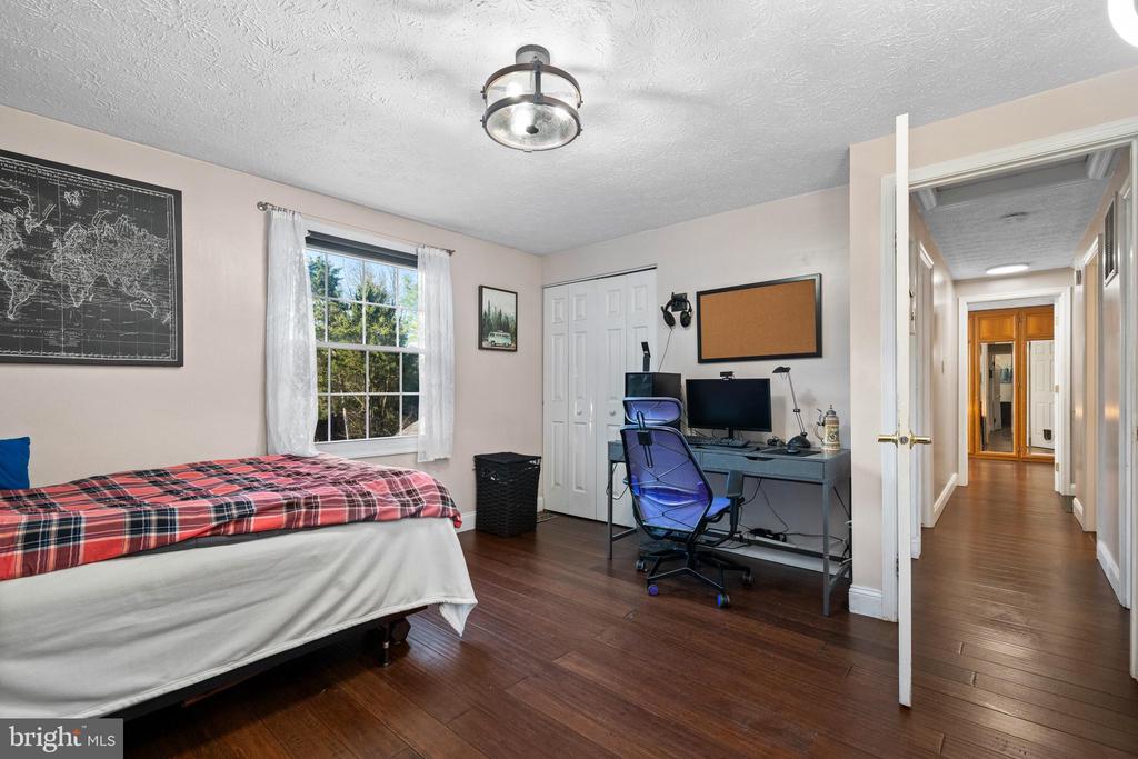 9867 NIMITZ COURT