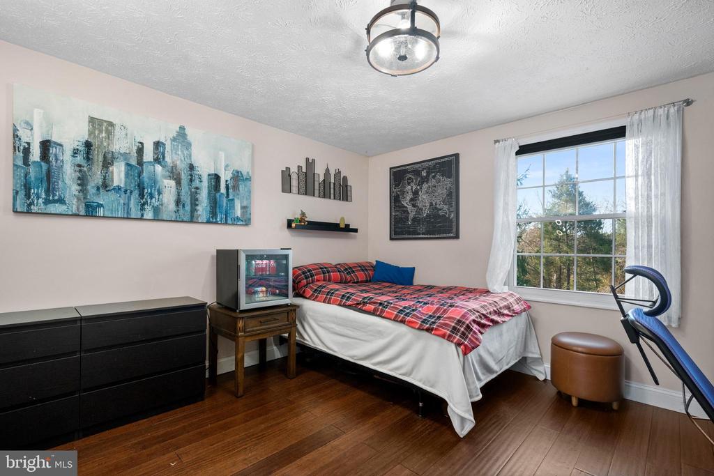 9867 NIMITZ COURT
