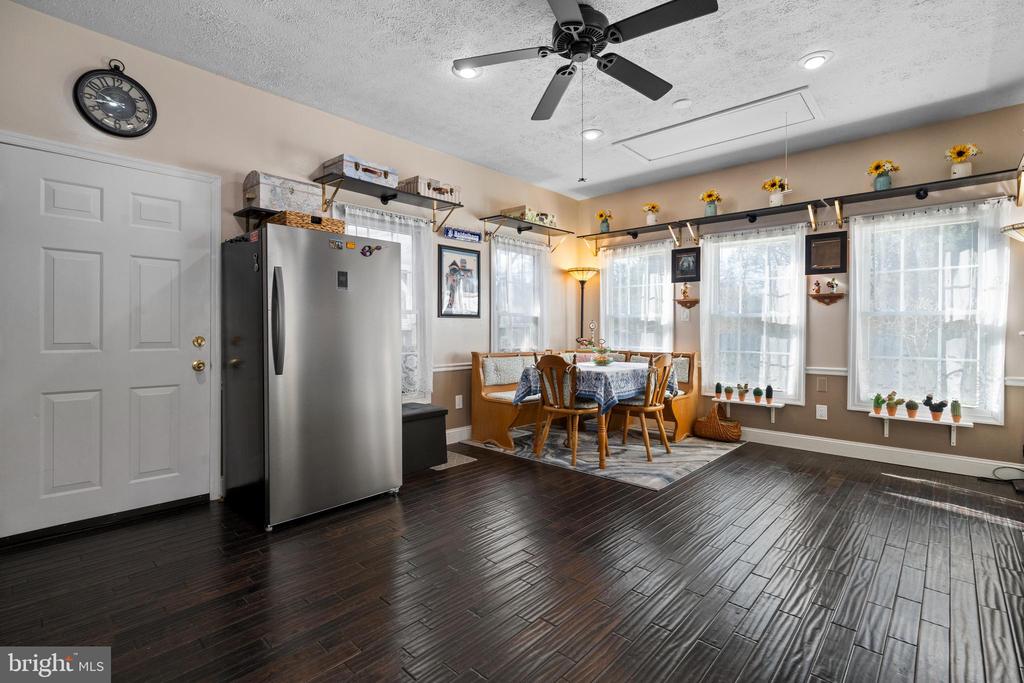 9867 NIMITZ COURT