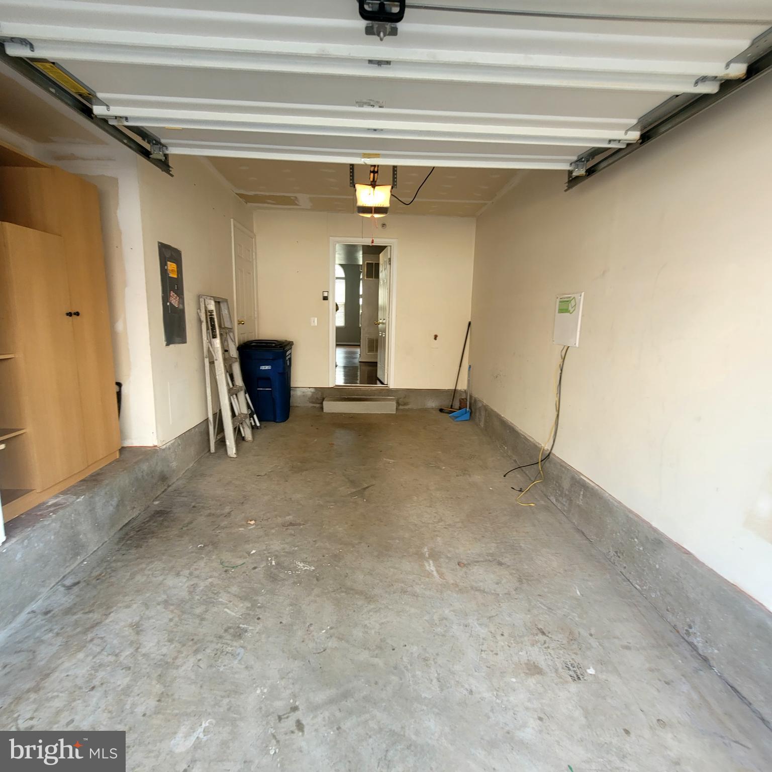 15214 ROSEMONT MANOR DRIVE