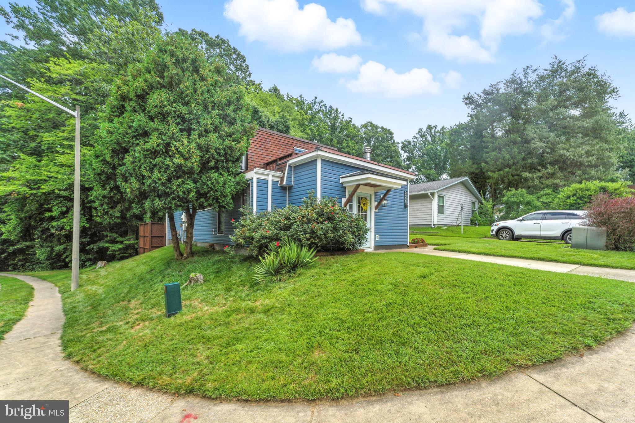 2498 PAXTON STREET