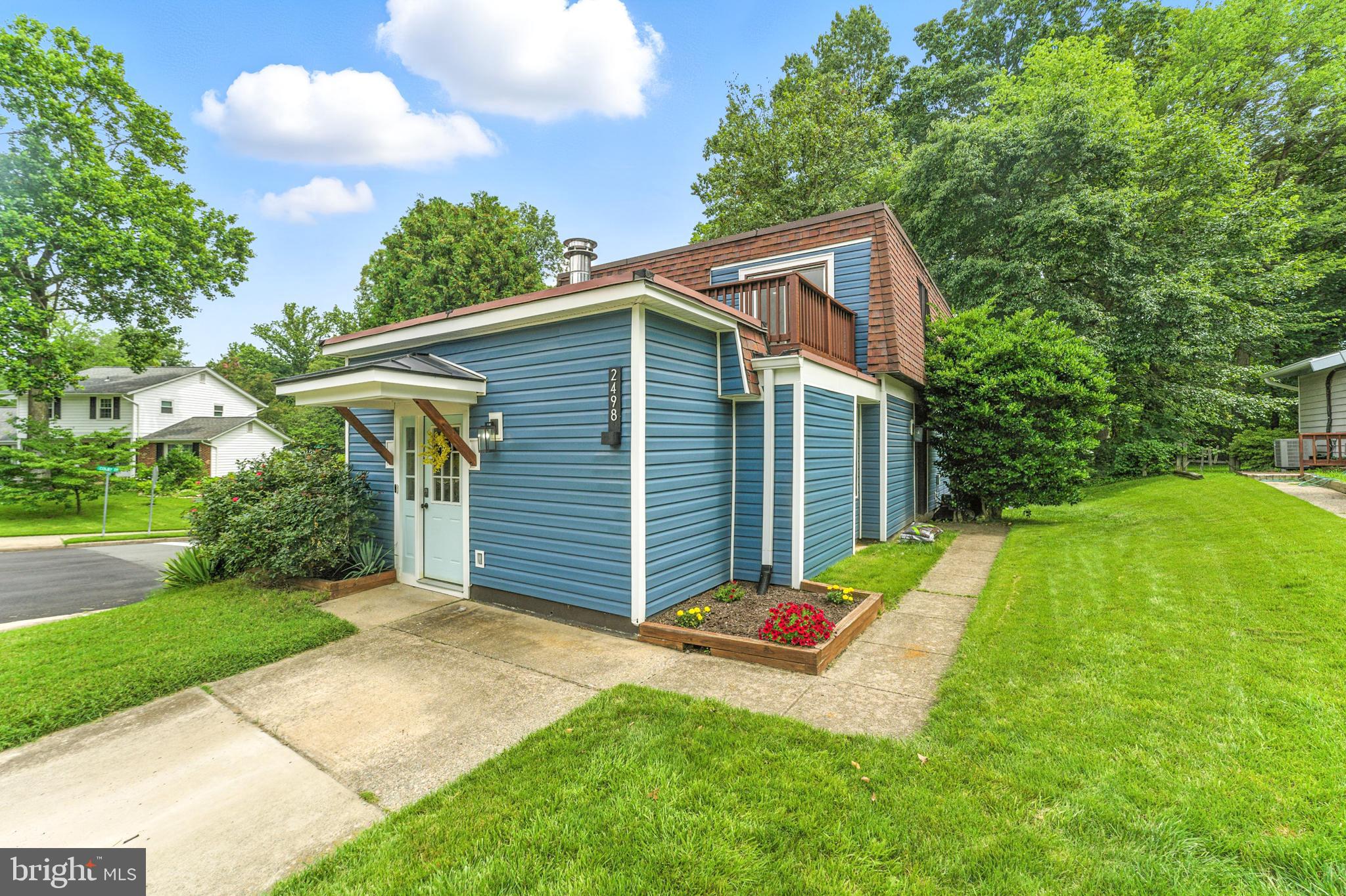 2498 PAXTON STREET