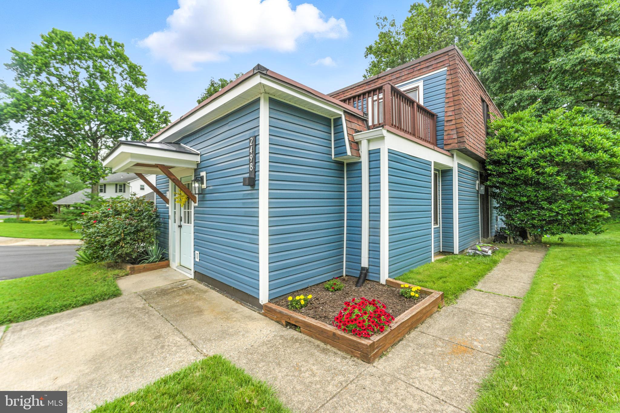 2498 PAXTON STREET