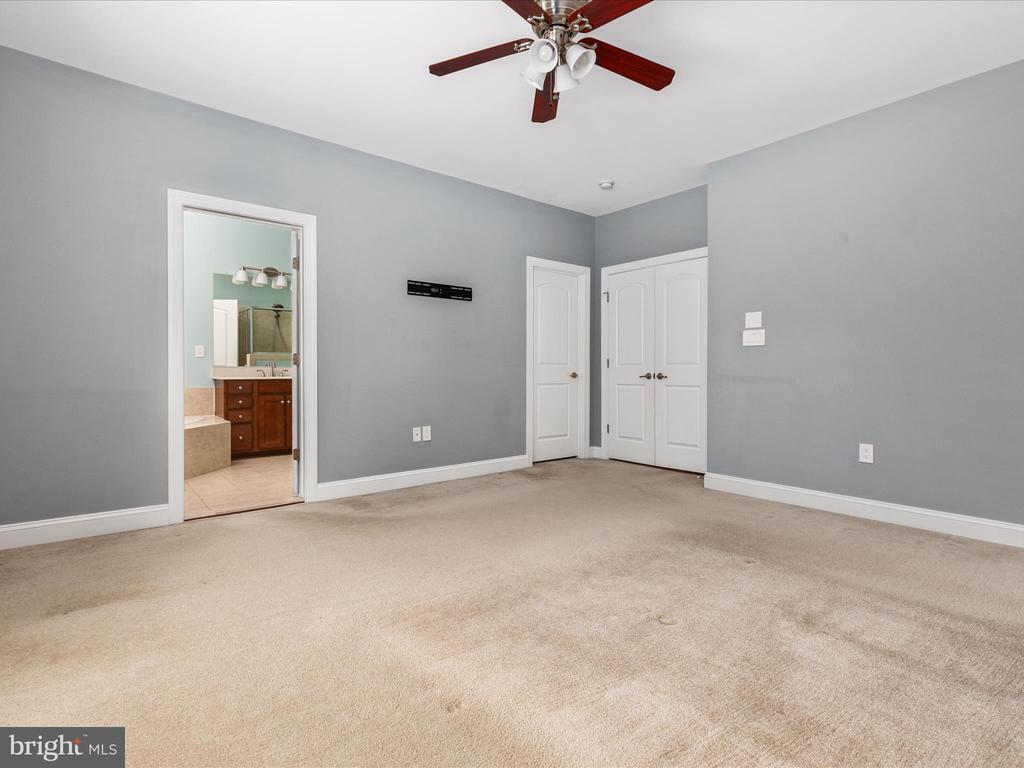 15997 GREYMILL MANOR DRIVE