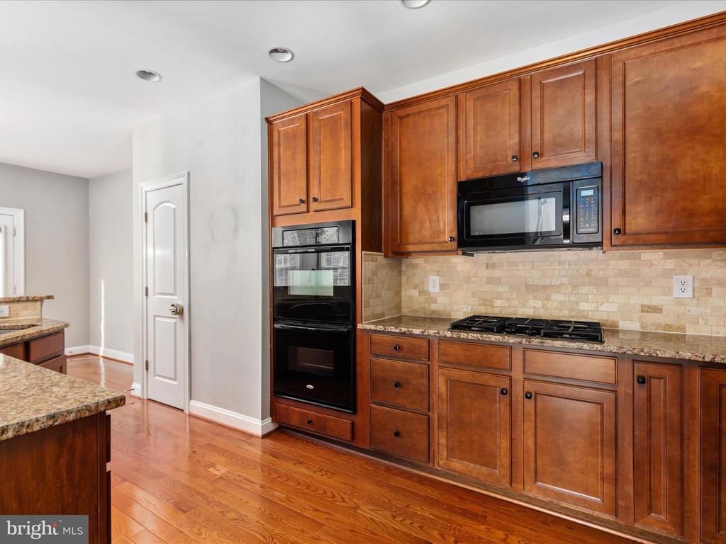 15997 GREYMILL MANOR DRIVE