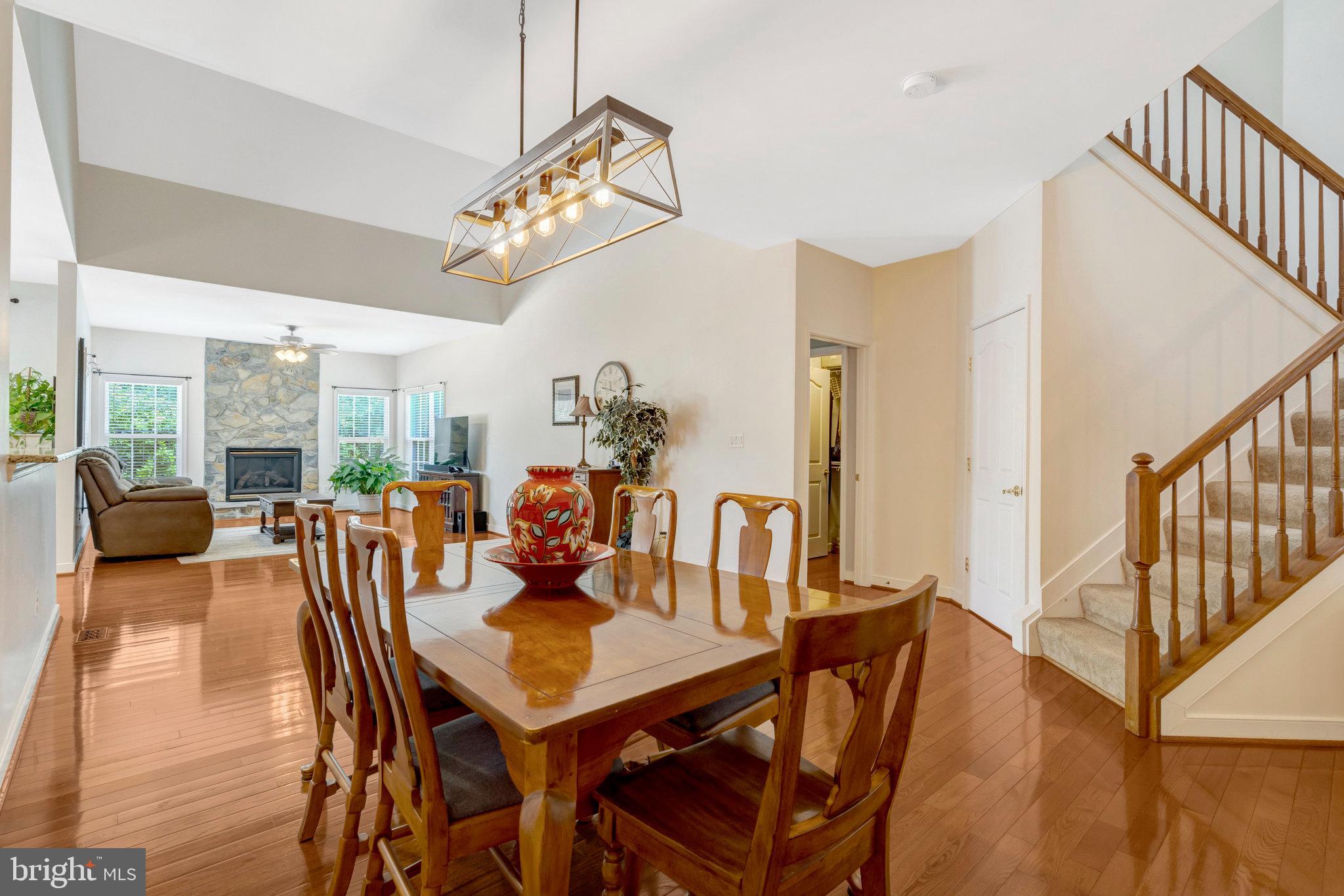 13154 TRIPLE CROWN LOOP