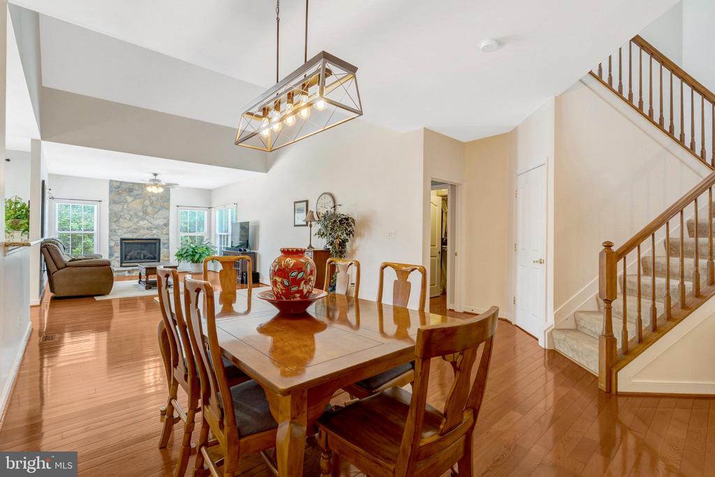 13154 TRIPLE CROWN LOOP