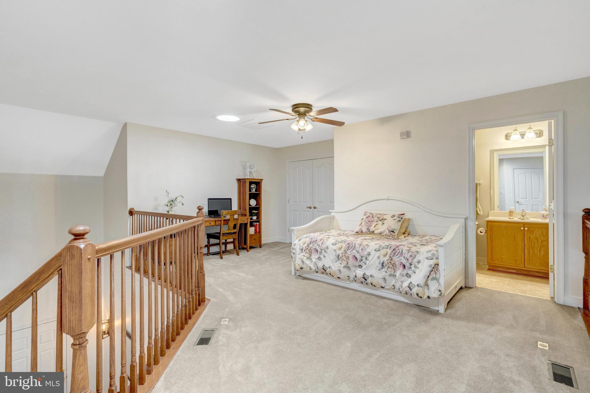 13154 TRIPLE CROWN LOOP