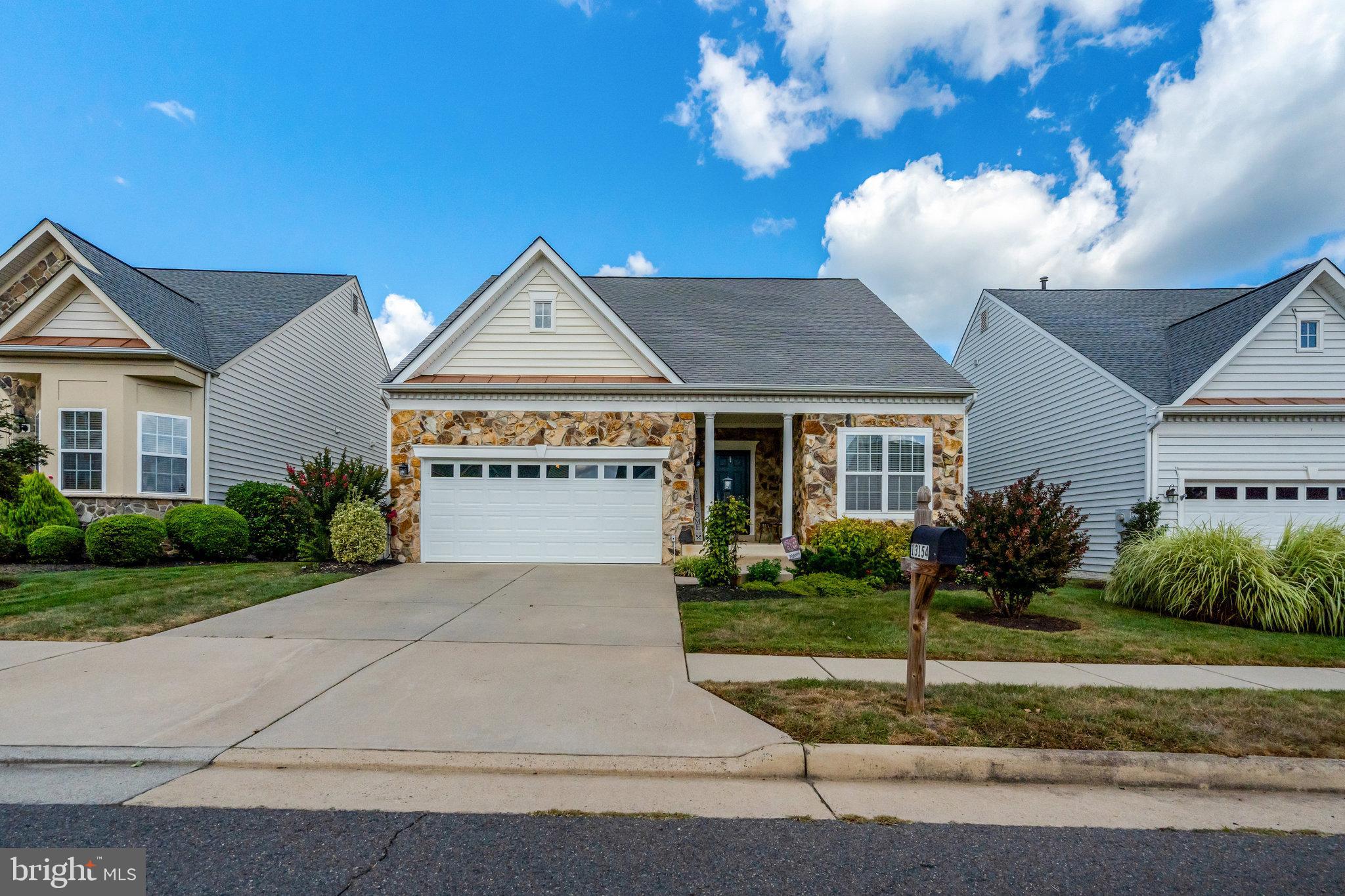 13154 TRIPLE CROWN LOOP
