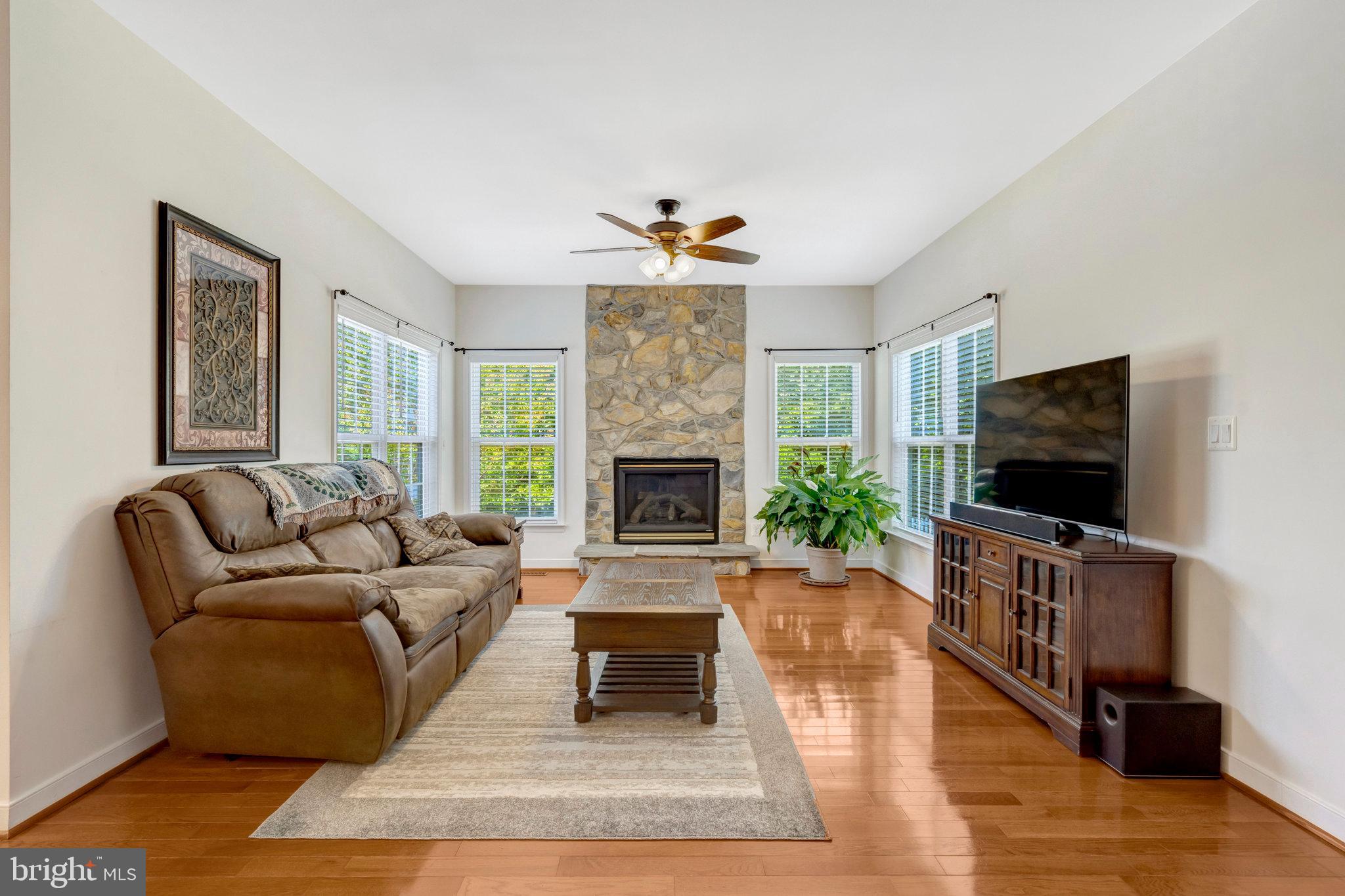 13154 TRIPLE CROWN LOOP