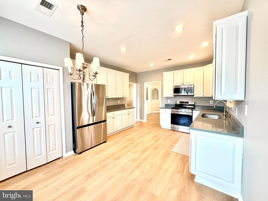 13737 HERITAGE VALLEY WAY