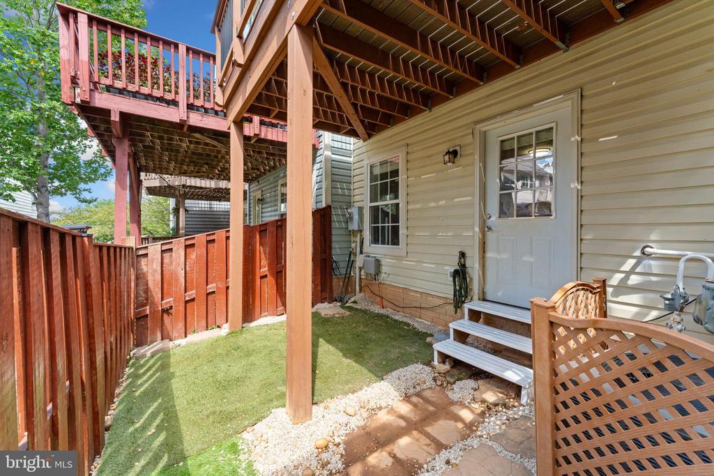3988 CRESSIDA PLACE