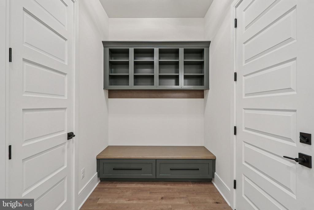 5224 TRUNNION TRAIL