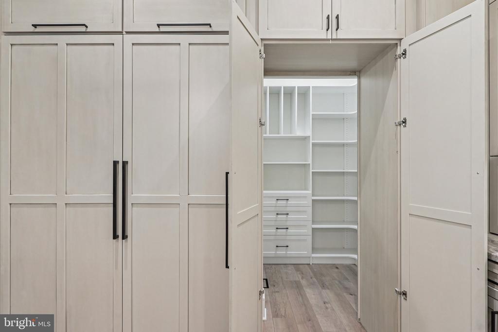 5224 TRUNNION TRAIL