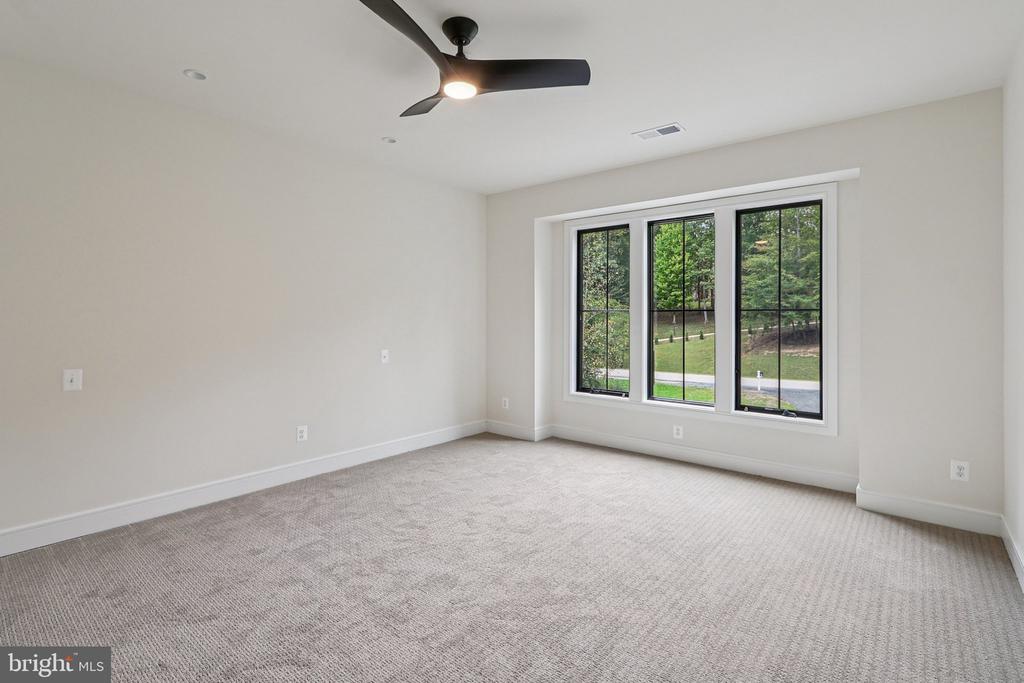 5224 TRUNNION TRAIL