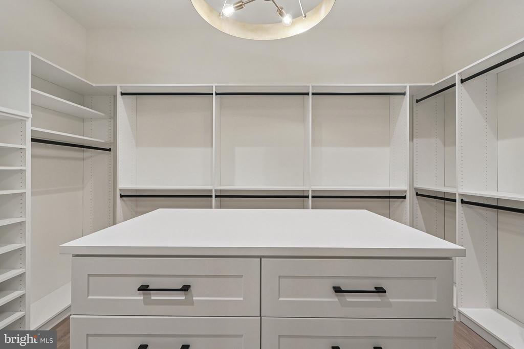 5224 TRUNNION TRAIL