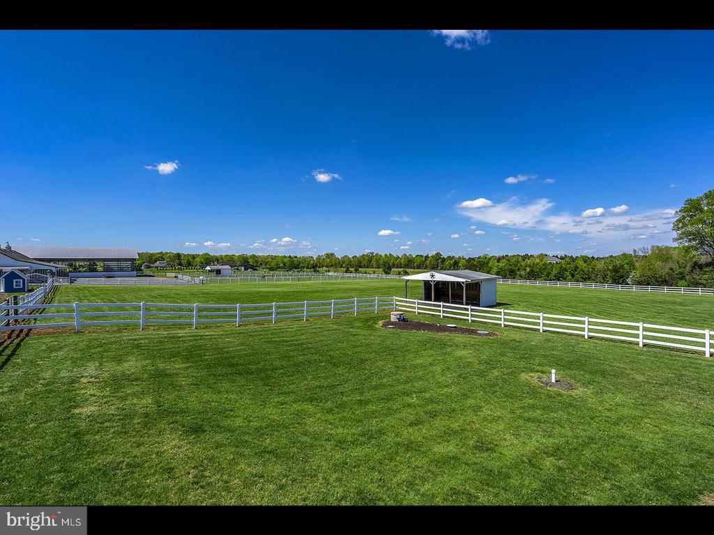 10900 MISTY CREEK COURT