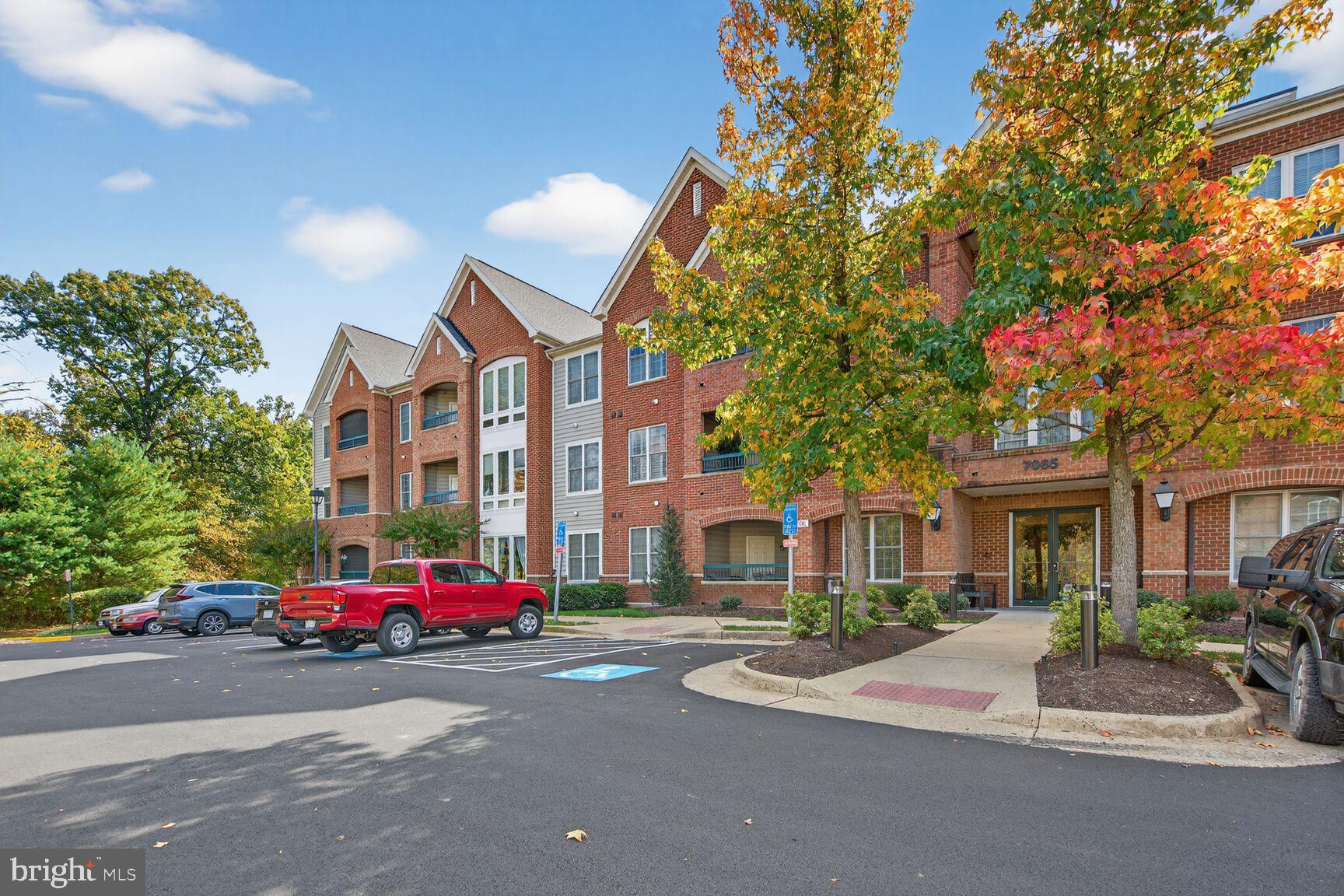 7065 HERITAGE HUNT DRIVE 203