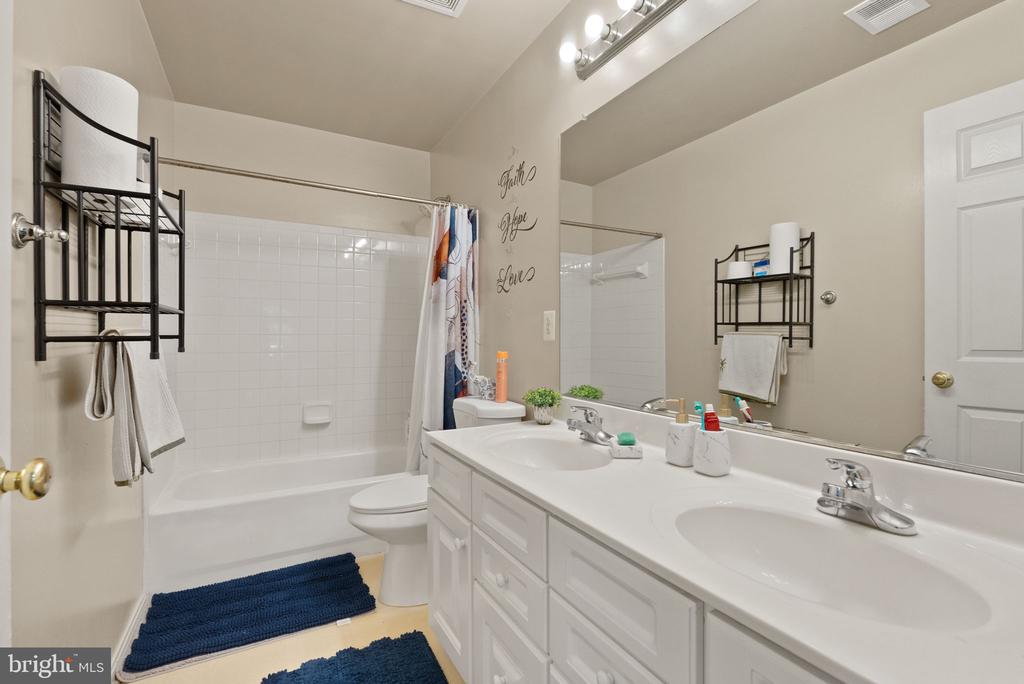 15725 MARBURY HEIGHTS WAY