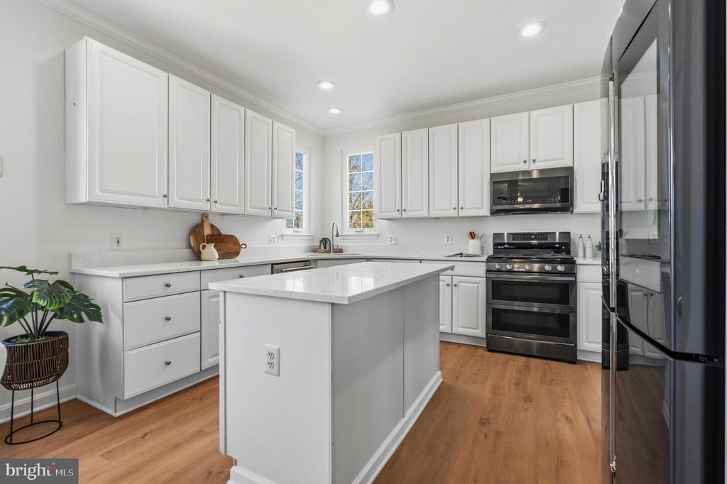 10052 NAUGHTON COURT