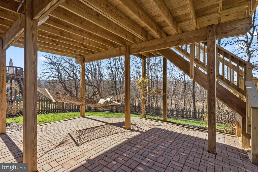 10052 NAUGHTON COURT