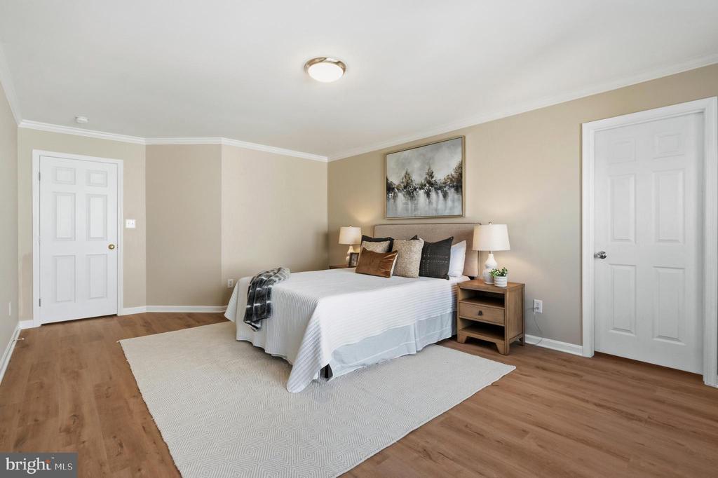 10052 NAUGHTON COURT