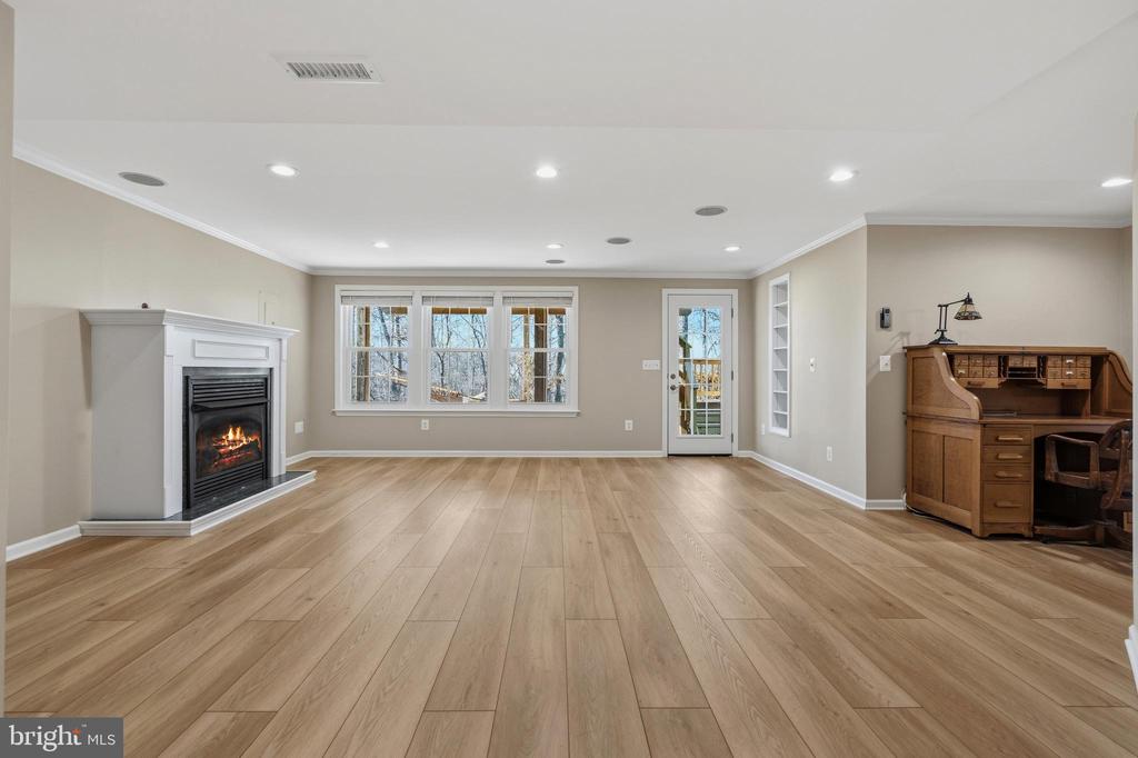 10052 NAUGHTON COURT