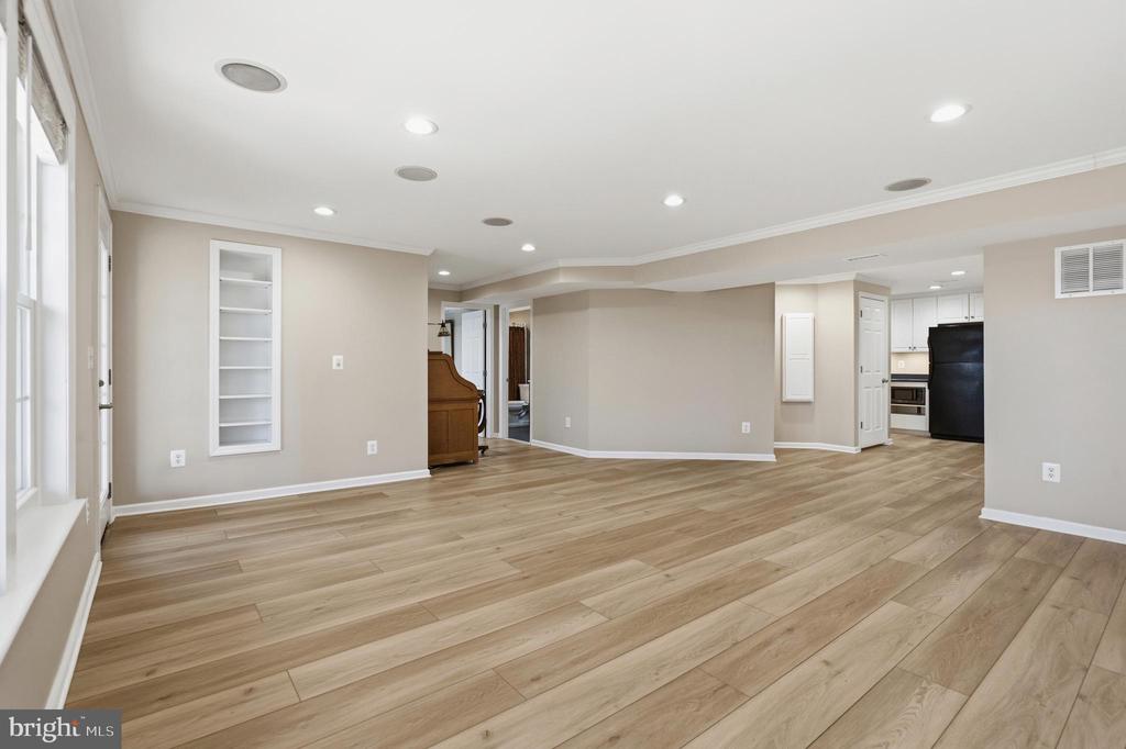 10052 NAUGHTON COURT