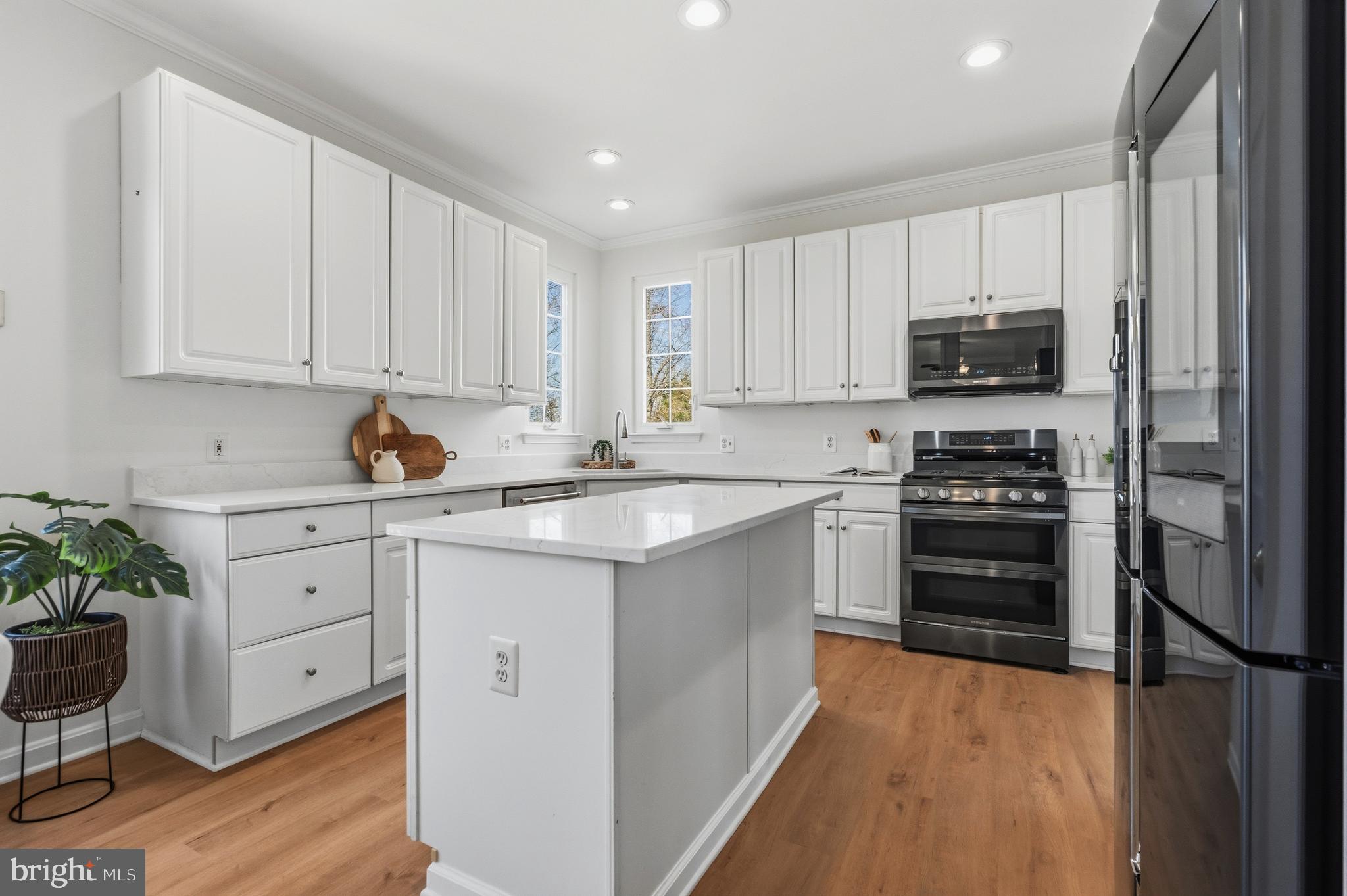 10052 NAUGHTON COURT