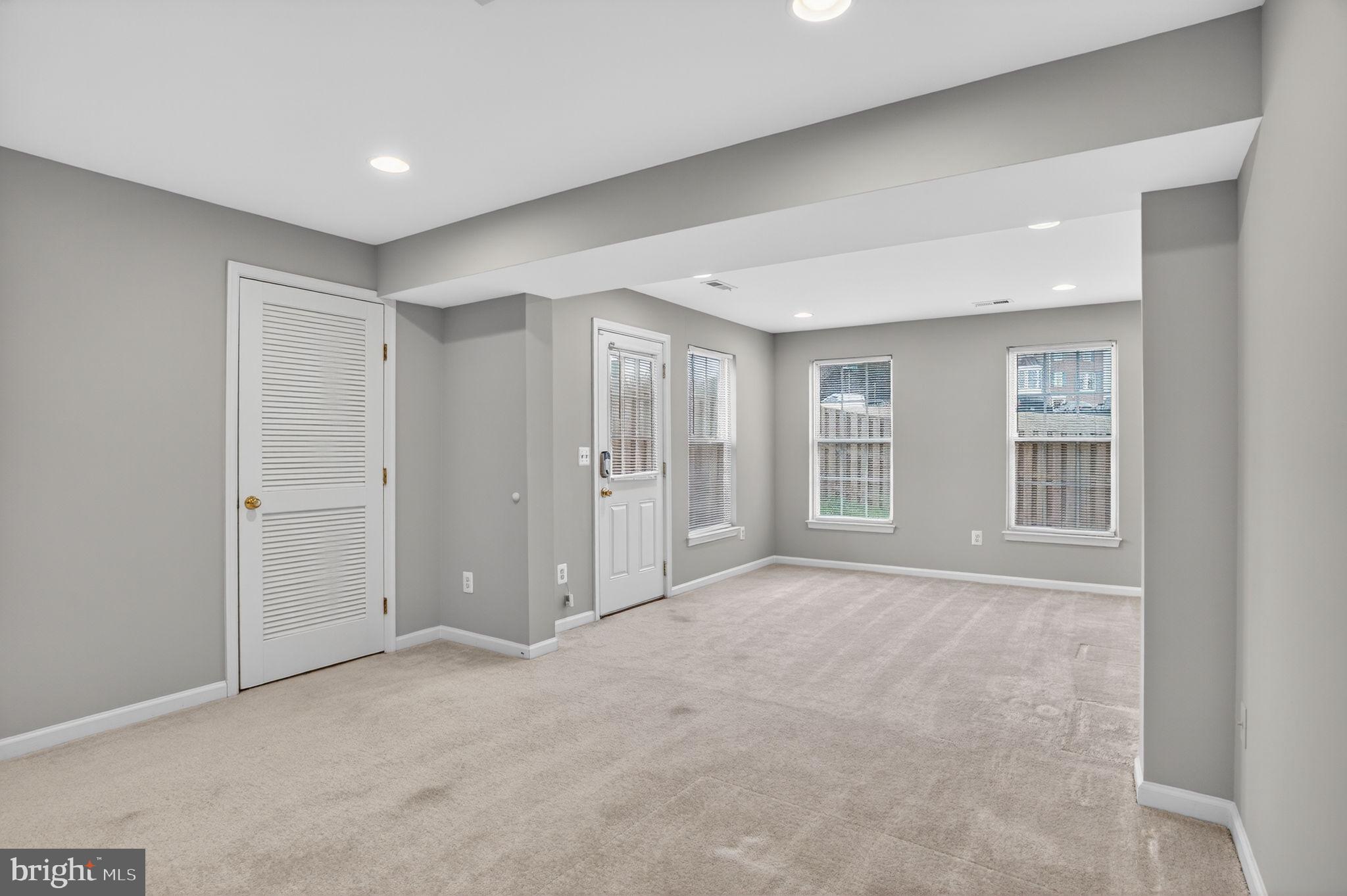 15976 CANADA GOOSE LOOP