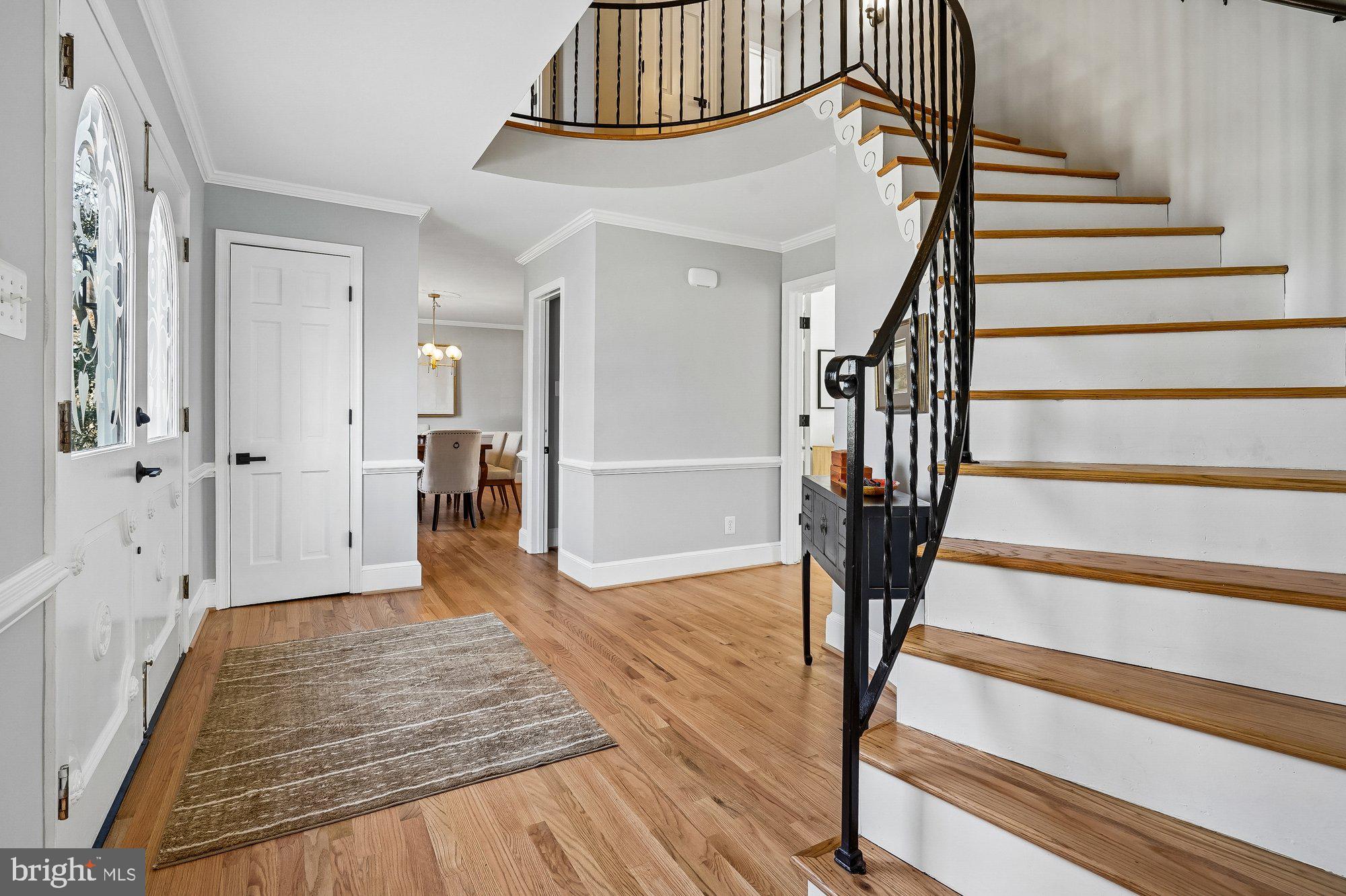 3220 RIVERVIEW DRIVE