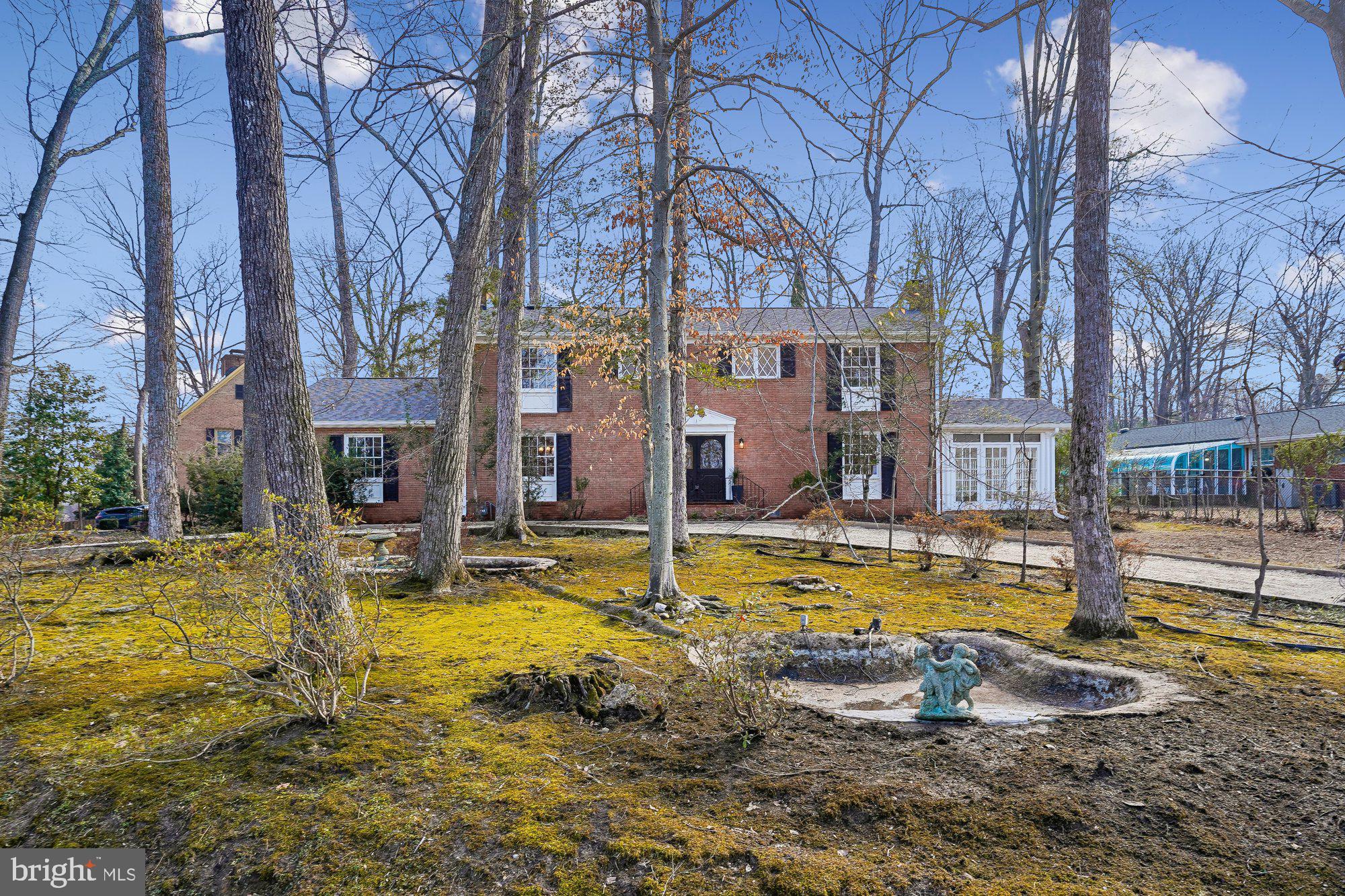 3220 RIVERVIEW DRIVE