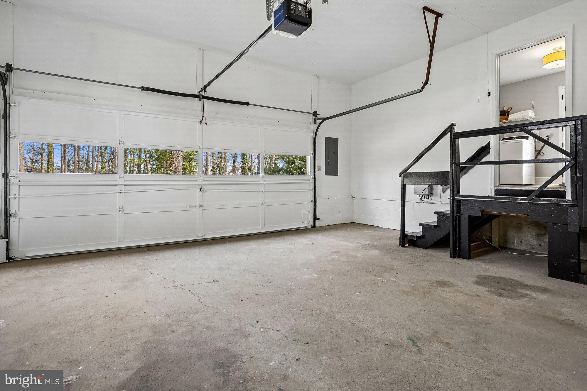 3220 RIVERVIEW DRIVE