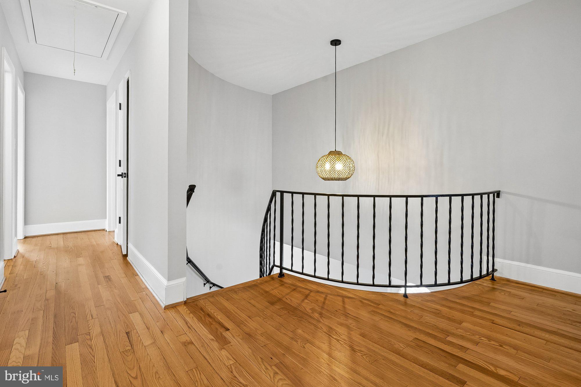 3220 RIVERVIEW DRIVE