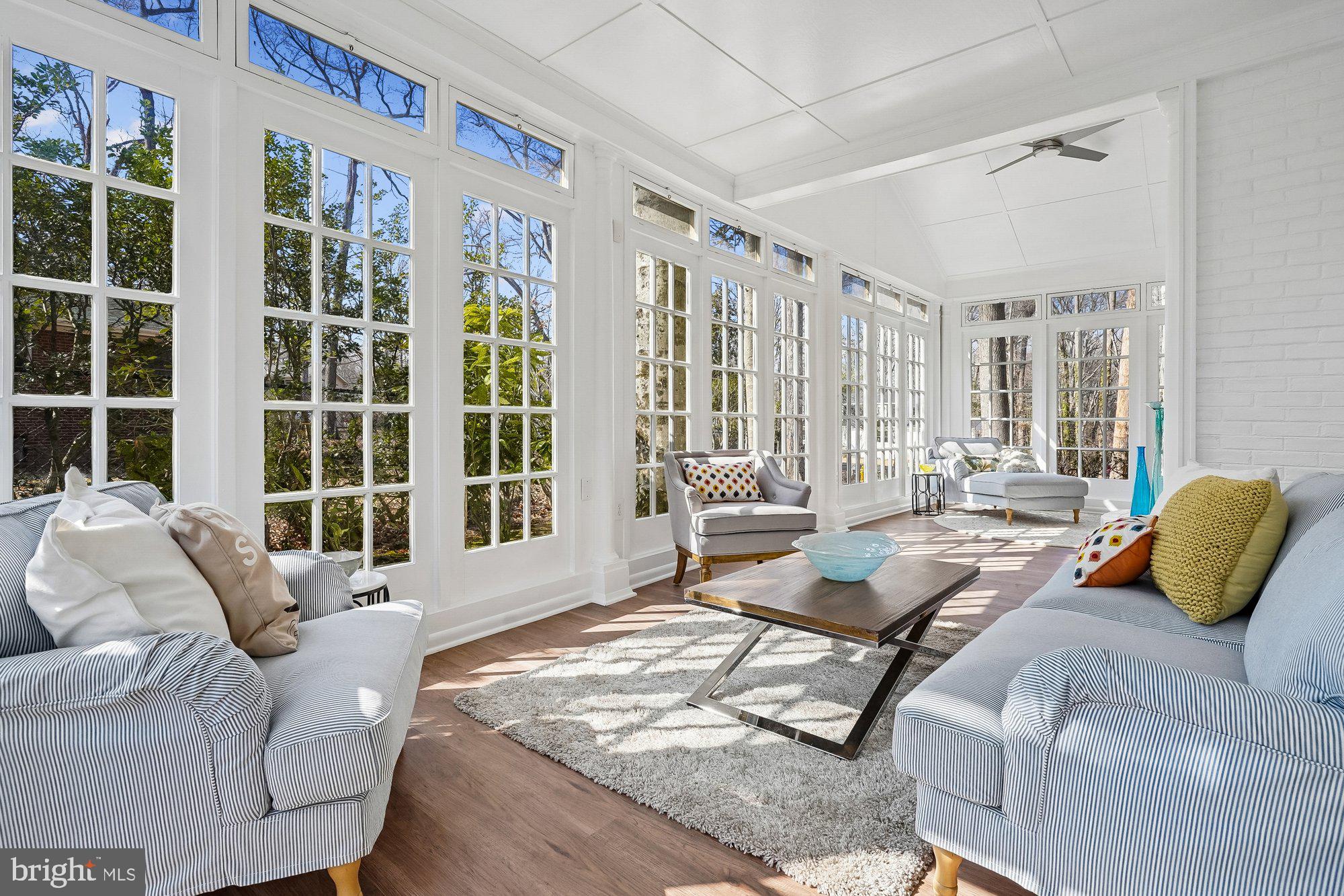 3220 RIVERVIEW DRIVE