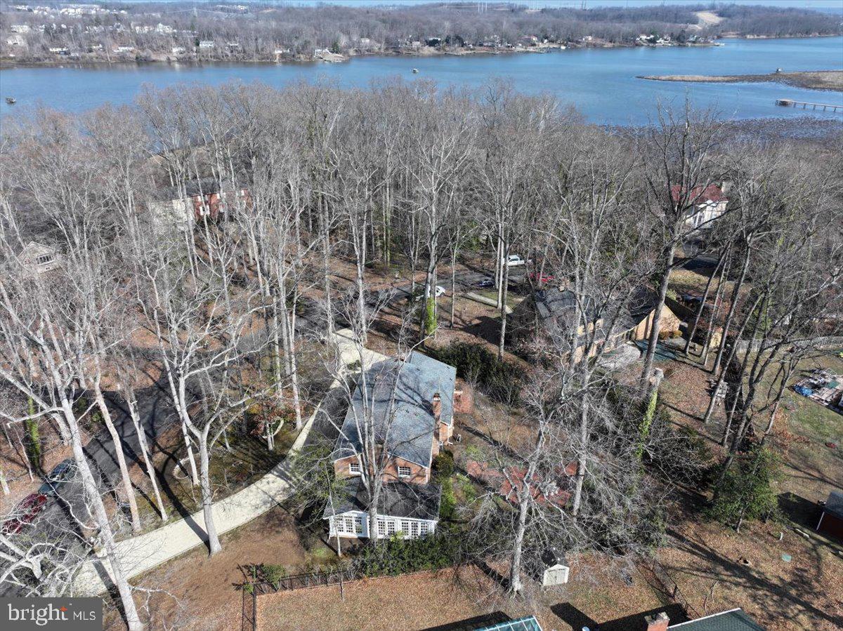 3220 RIVERVIEW DRIVE