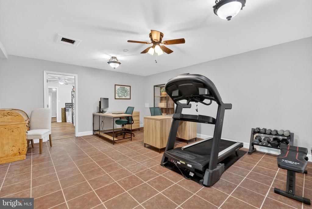 2211 DOCKSIDE COURT