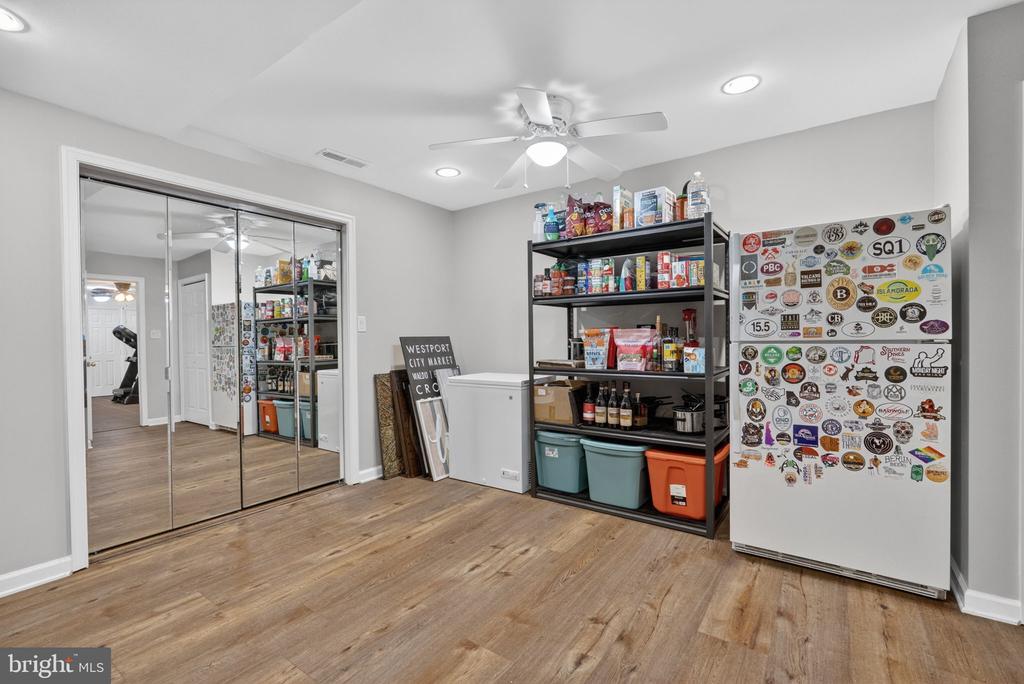 2211 DOCKSIDE COURT