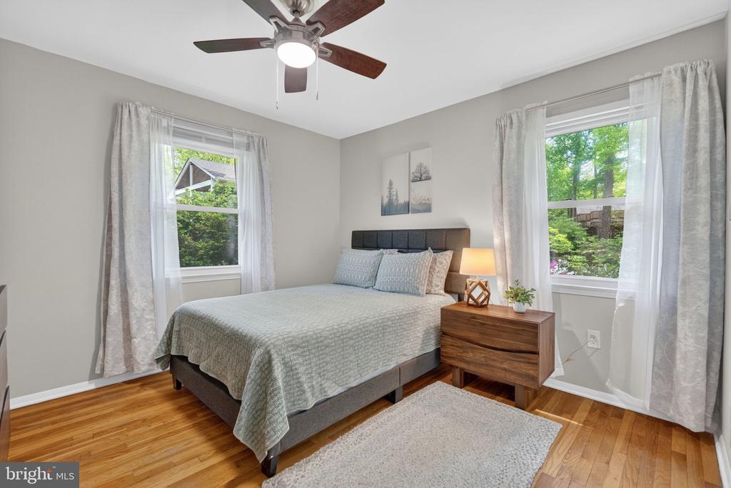 2211 DOCKSIDE COURT