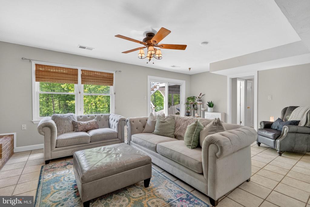 2211 DOCKSIDE COURT