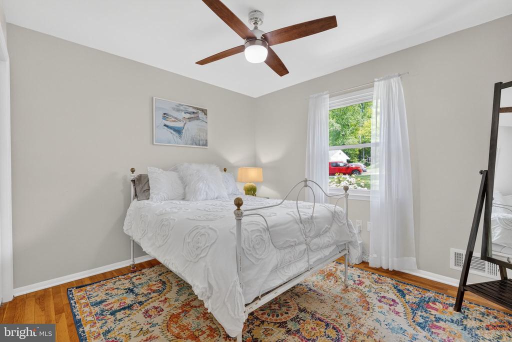 2211 DOCKSIDE COURT