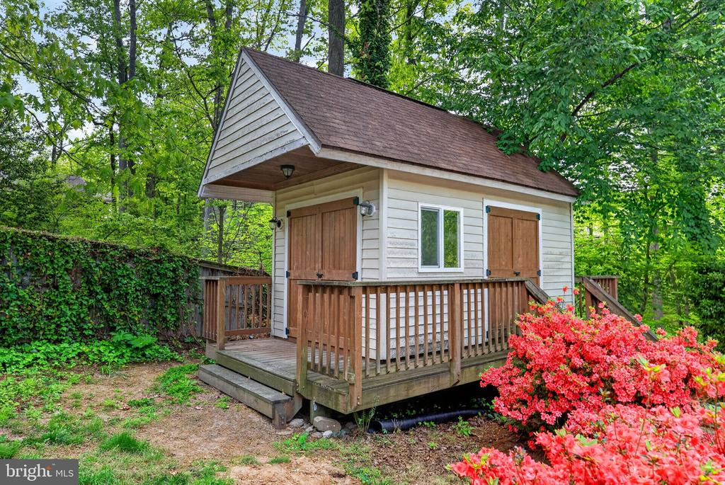 2211 DOCKSIDE COURT