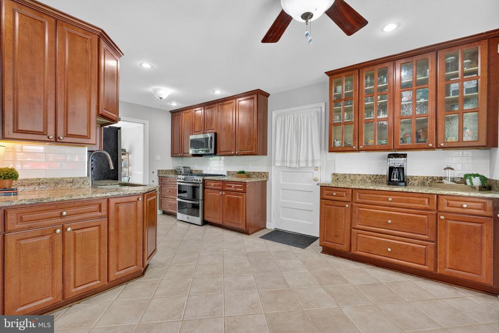2211 DOCKSIDE COURT