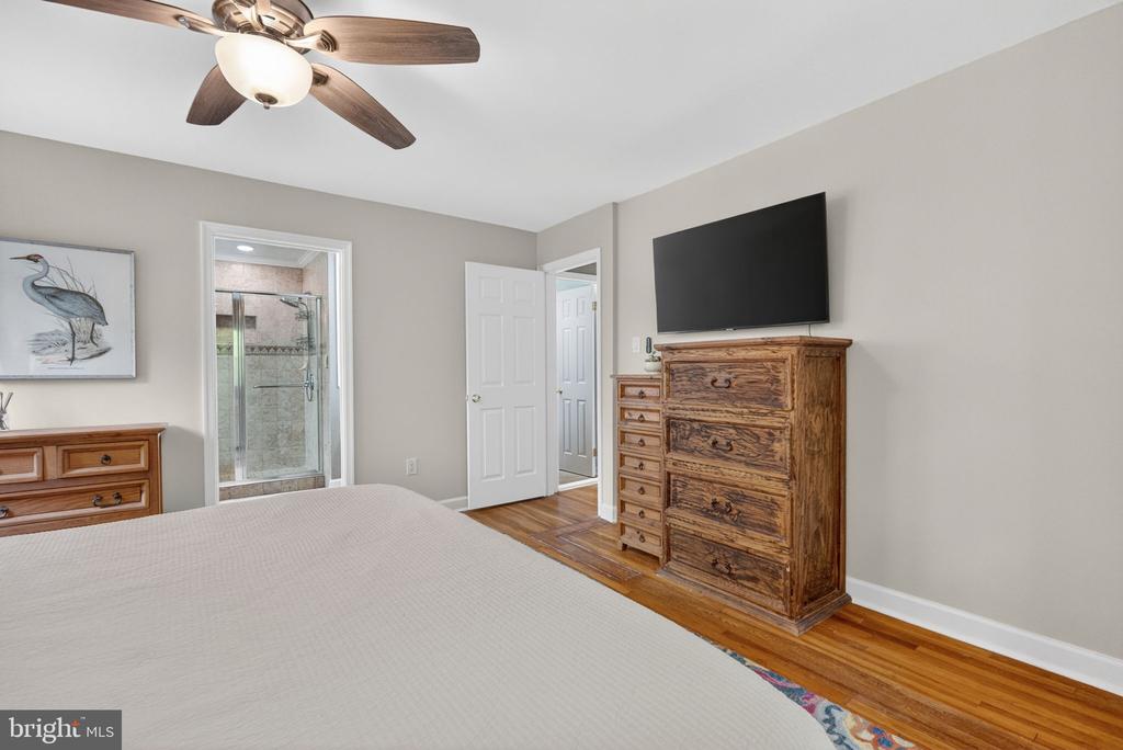 2211 DOCKSIDE COURT