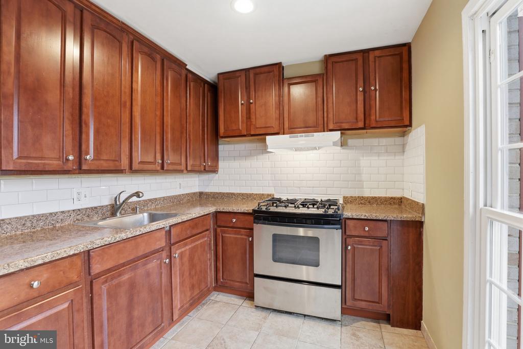 10107 HENRY COURT