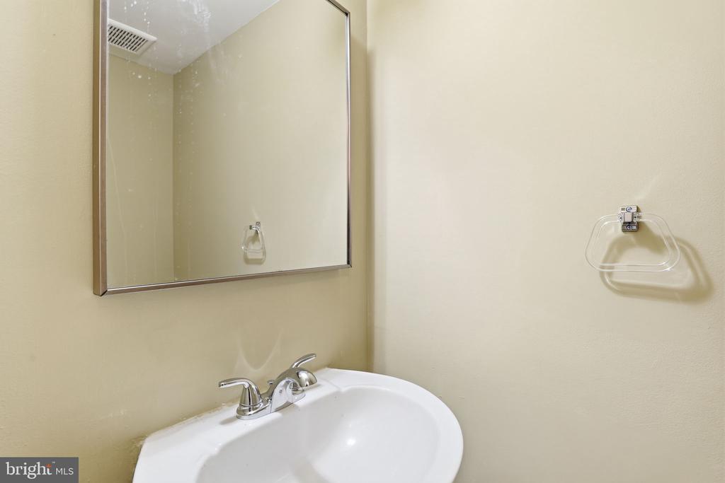 10107 HENRY COURT