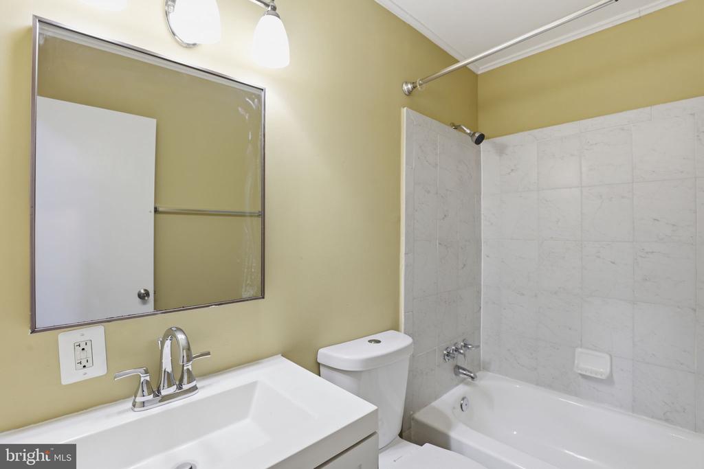 10107 HENRY COURT