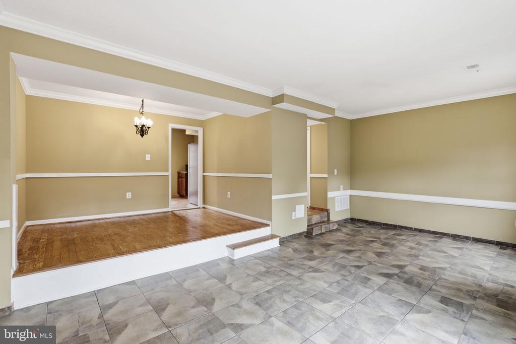 10107 HENRY COURT